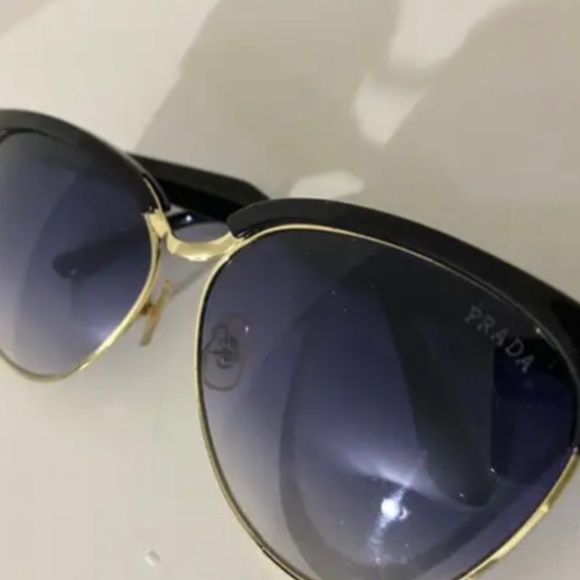 Prada sunglasses - Picture 7 of 12